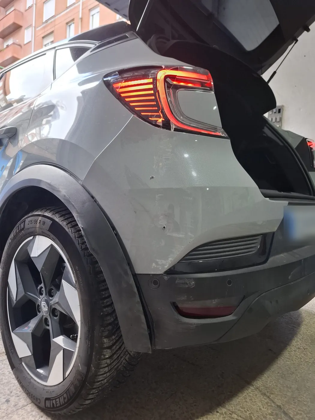 Renault Captur · Reparación de aleta y paragolpes trasero — Antes