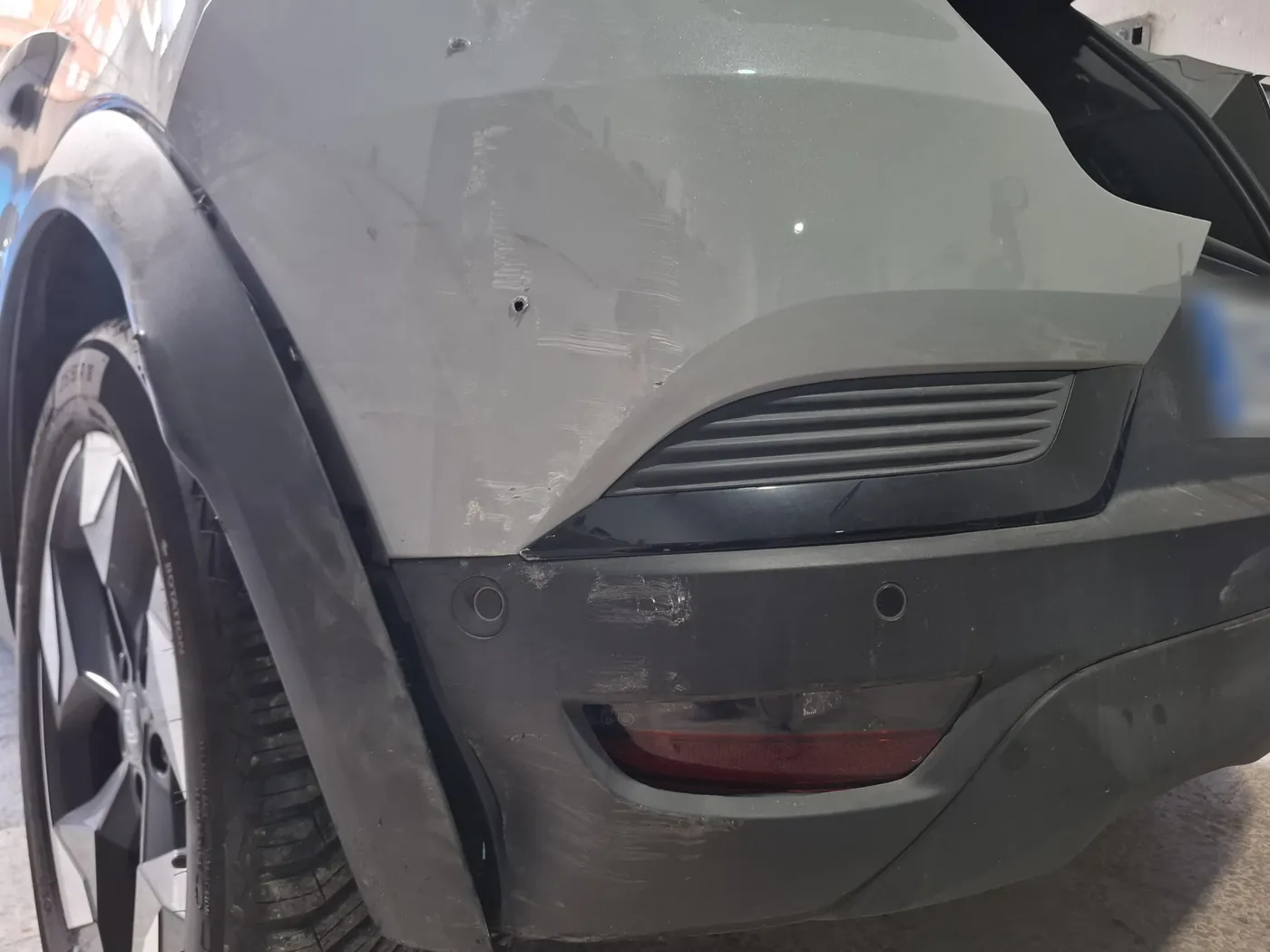 Renault Captur · Reparación de aleta y paragolpes trasero — Antes — detalle