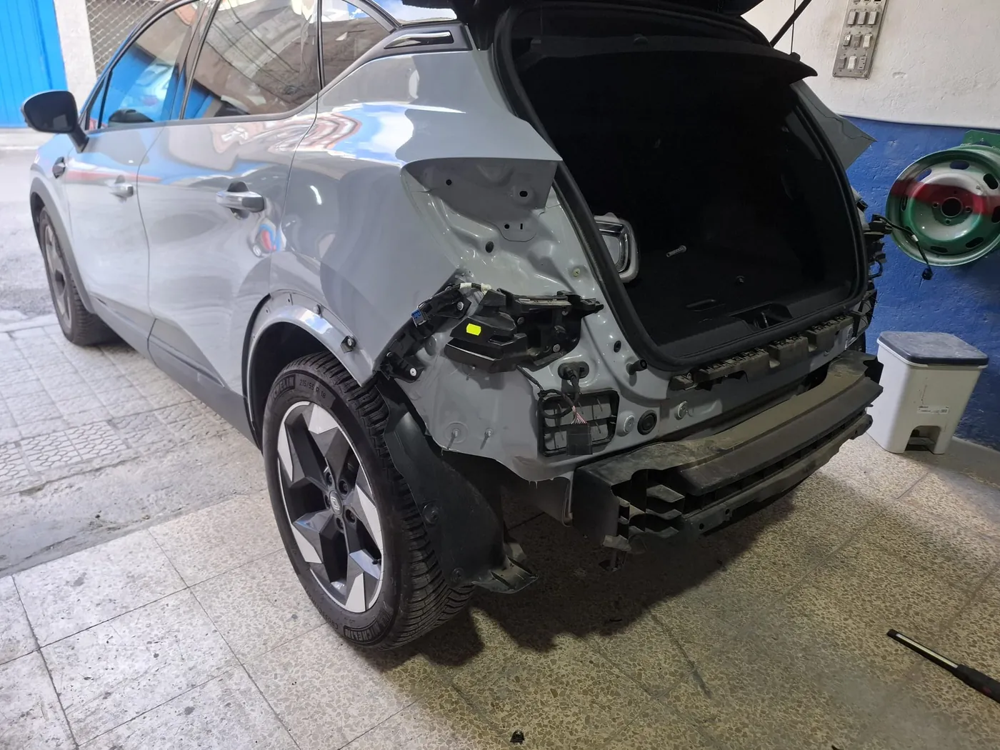Renault Captur · Reparación de aleta y paragolpes trasero — En proceso