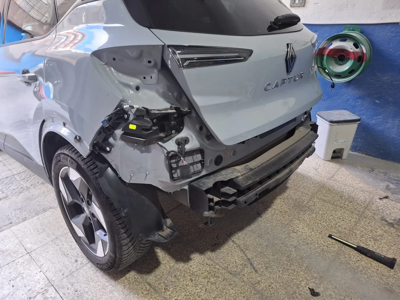 Renault Captur · Reparación de aleta y paragolpes trasero — En proceso