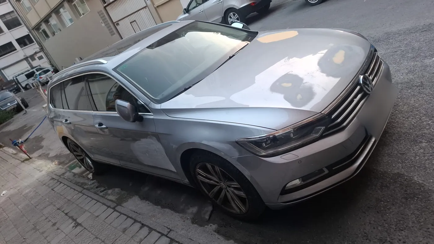 VW Passat Variant · Preparación de chapa — En proceso